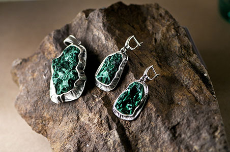 Boucles d'oreille en malachite